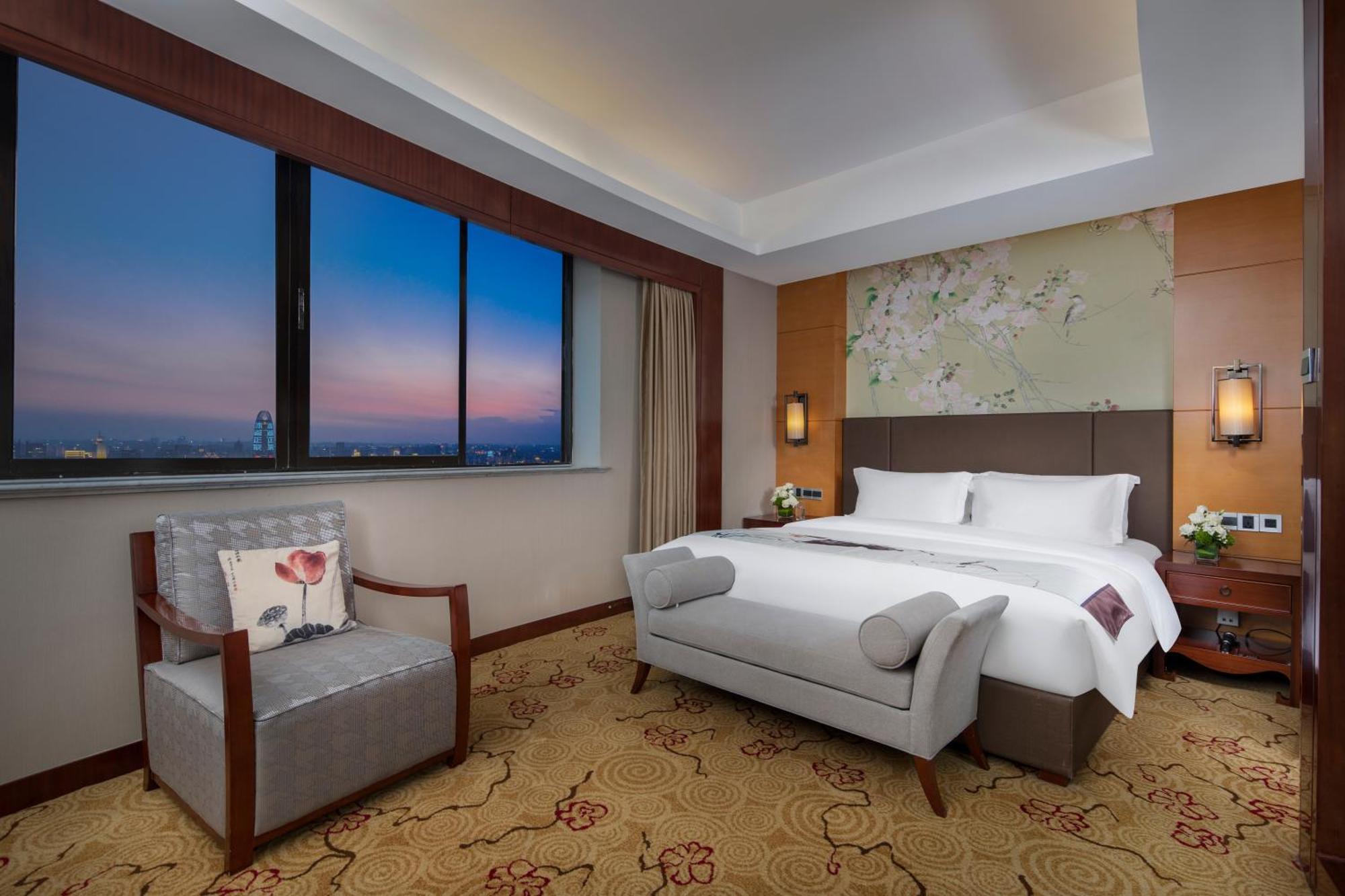 Enlux Hotel Jinan Exterior photo